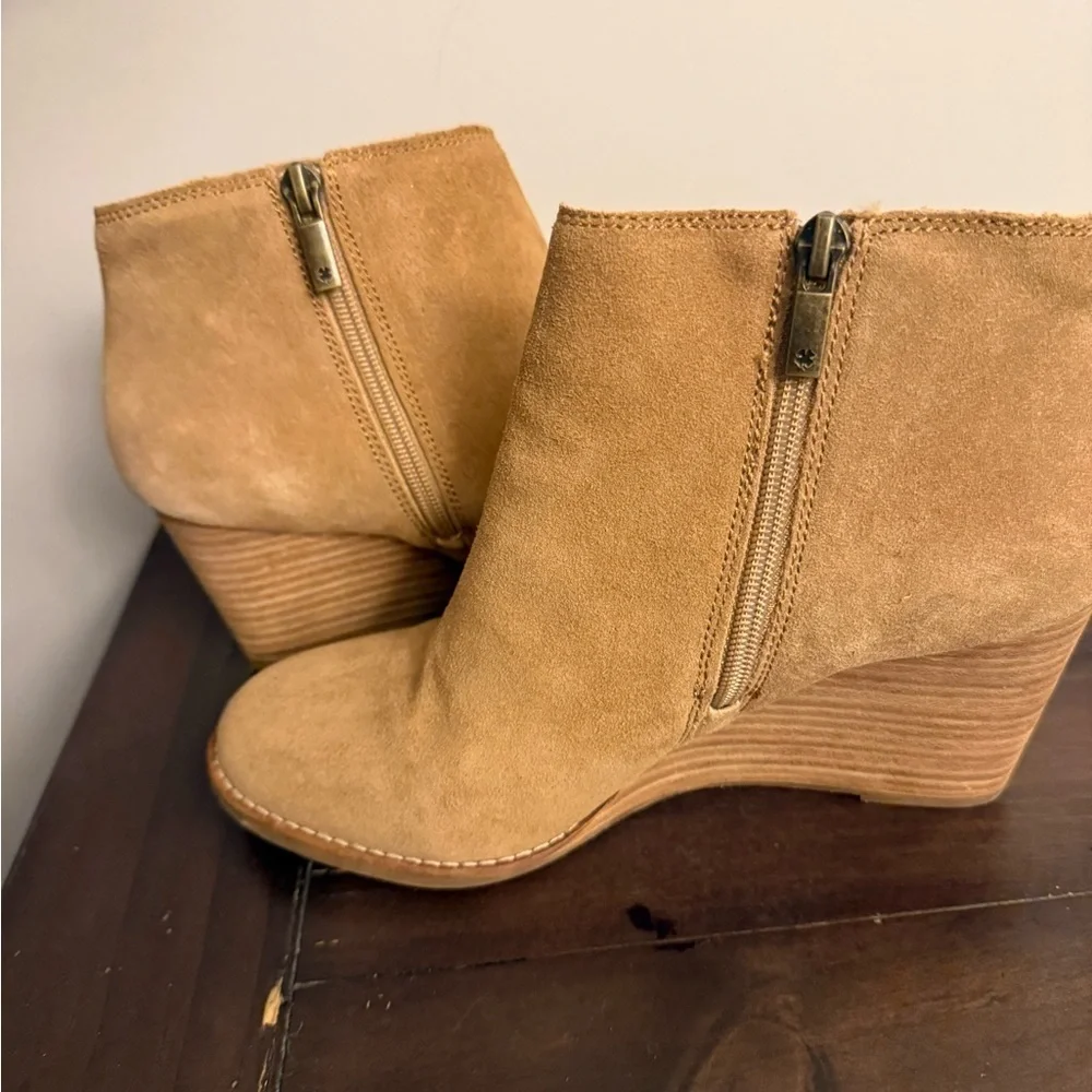 Lucky Brand Tan Yakeena Wedge Booties